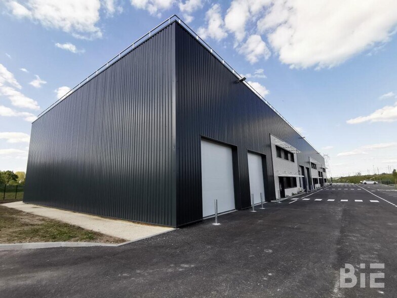 Industrial in Ambarès-et-Lagrave for lease - Building Photo - Image 2 of 11