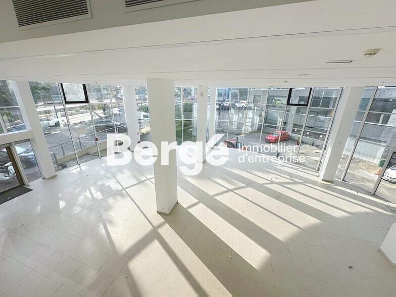 Retail in Le Cannet for sale - Lobby - Image 3 of 8