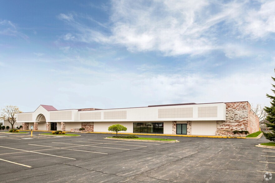 1760 Eagan Rd, Madison, WI à vendre - Photo du bâtiment - Image 2 de 11