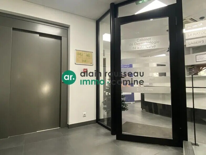 Bureau dans Angers à louer - Hall d’entrée - Image 3 de 3