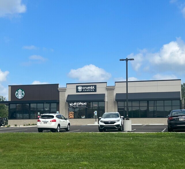 8000 Oak Point Rd, Lorain, OH à louer - Photo du bâtiment - Image 2 de 6