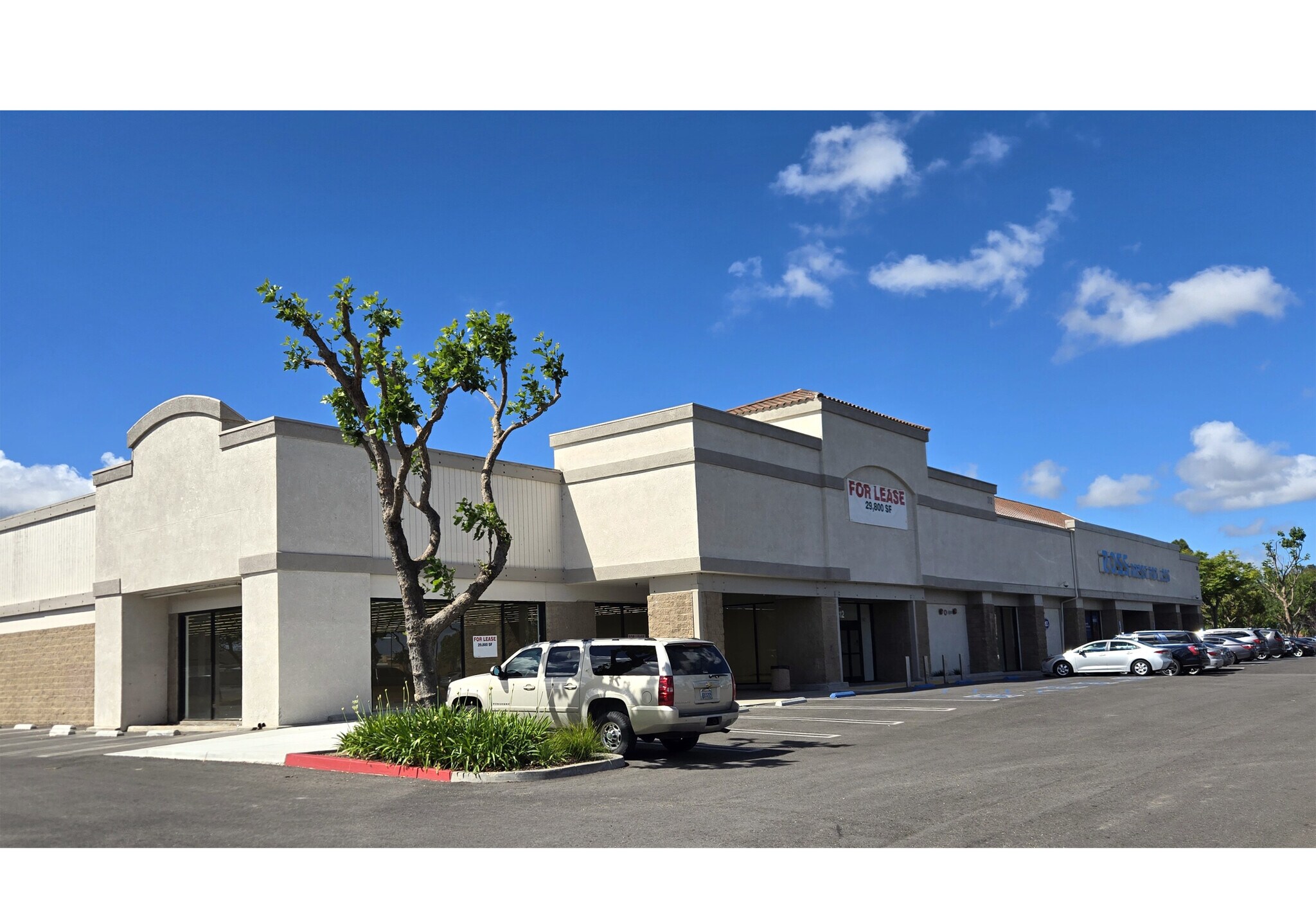 230-238 E Betteravia Rd, Santa Maria, CA à louer Photo du bâtiment- Image 1 de 5