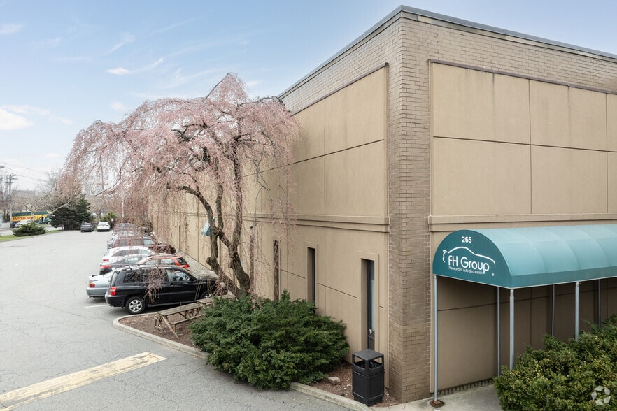 245-275 Secaucus Rd, Secaucus, NJ à louer - Photo du bâtiment - Image 2 de 7