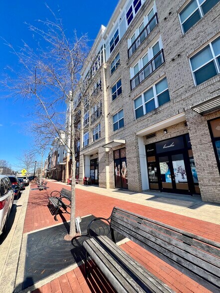 12401 Brickyard Blvd, Beltsville, MD à louer - Photo du bâtiment - Image 3 de 10