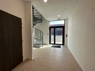 Plus de détails pour Local d'activités à louer