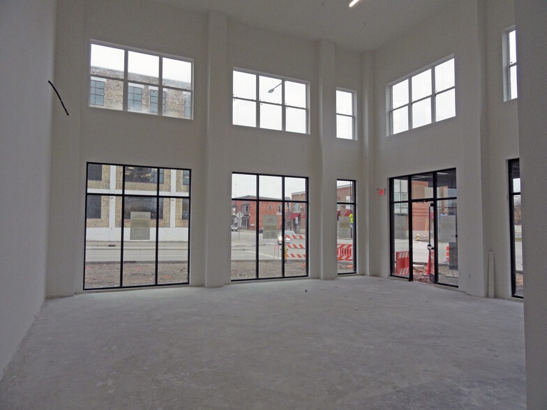 419 Donald Driver Way, Green Bay, WI for lease - Interior Photo - Image 2 of 9