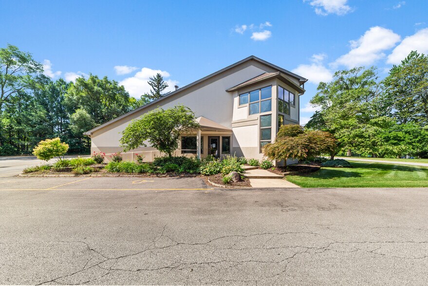 6071 Old Middle Ridge Rd, Lorain, OH à vendre - Photo du bâtiment - Image 3 de 44