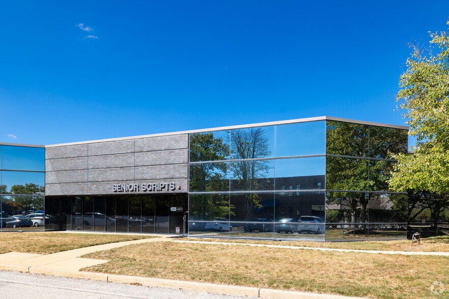 735-753 Goddard Ave, Chesterfield, MO à louer - Photo principale - Image 1 de 4