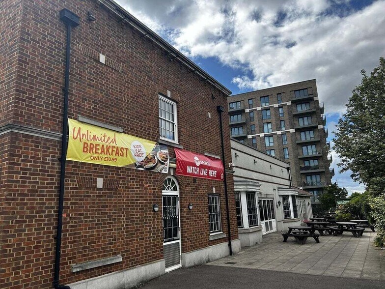2 New Rd, Dagenham à vendre - Photo du bâtiment - Image 2 de 27