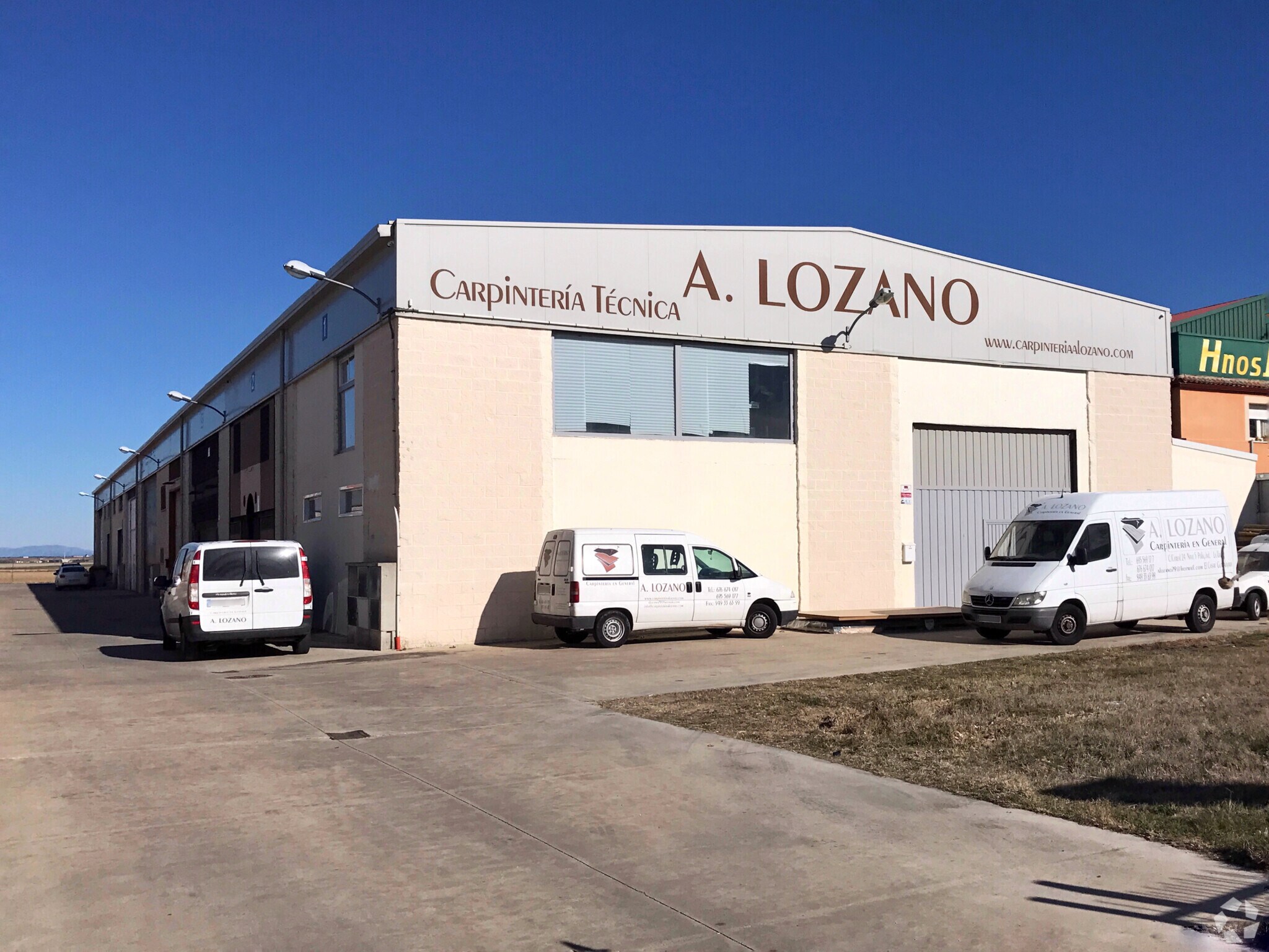 Industrial in El Casar, Guadalajara for sale Primary Photo- Image 1 of 3