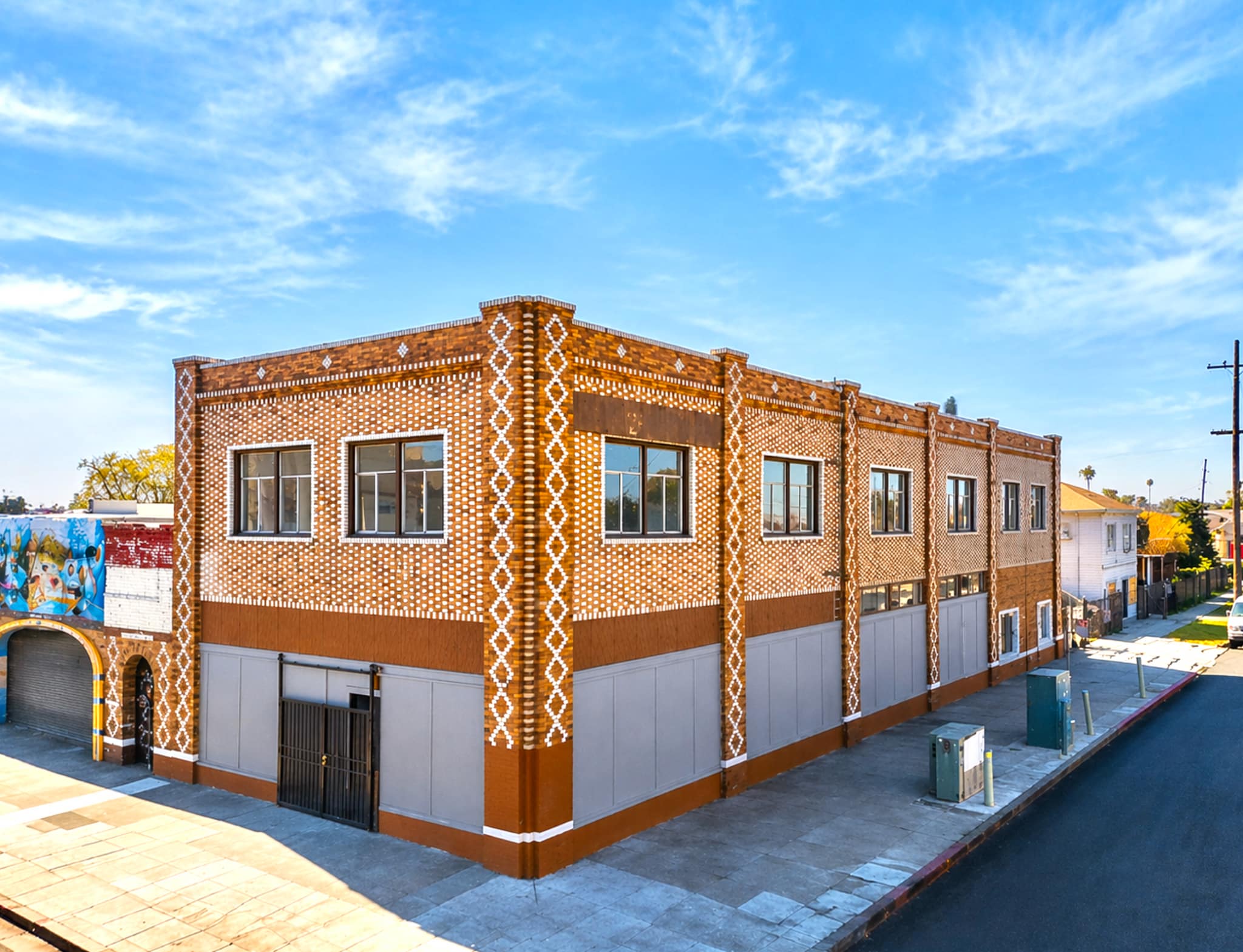 8801 International Blvd, Oakland, CA for sale Primary Photo- Image 1 of 17