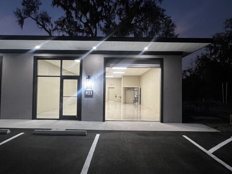 745 Tillman Pl, Plant City, FL à louer - Photo du bâtiment - Image 2 de 22