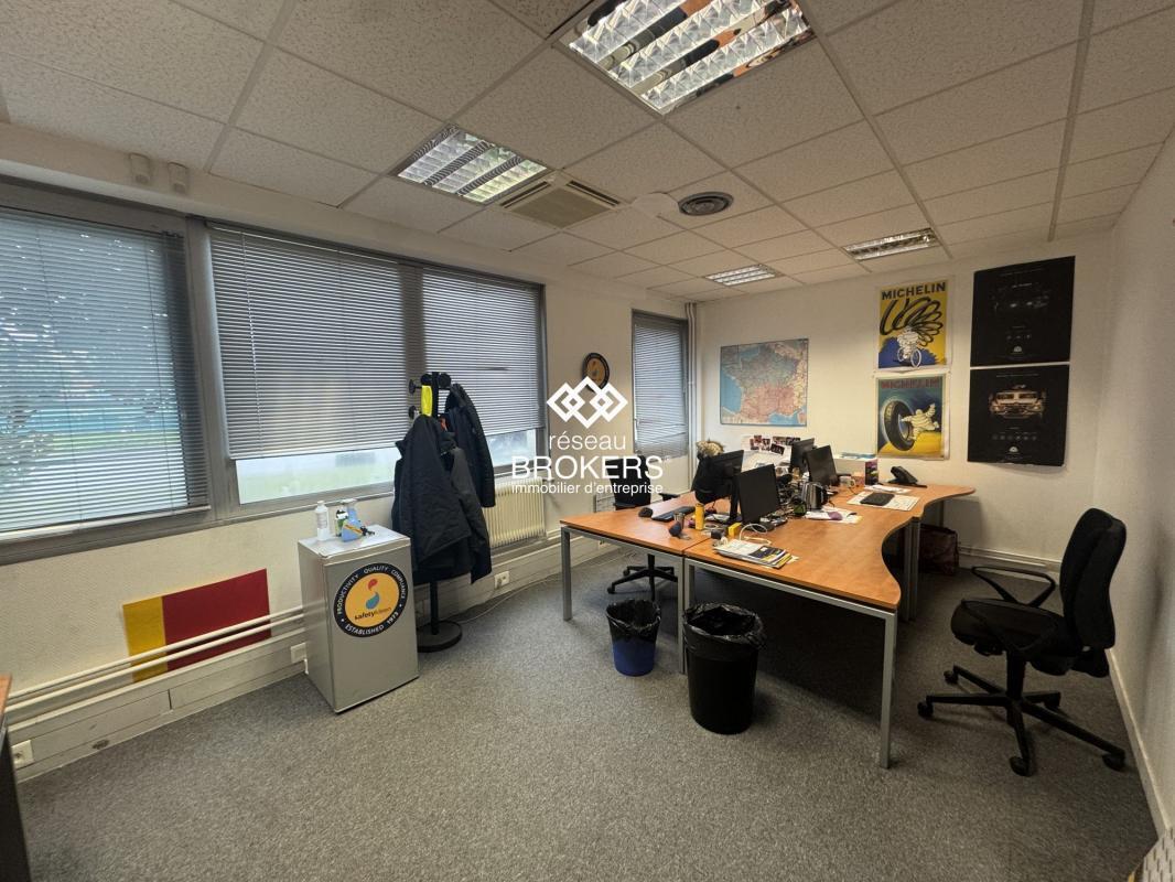 Office in La Courneuve for lease Interior Photo- Image 1 of 5