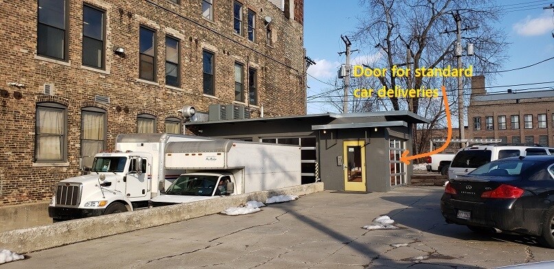 333 N Oakley Blvd, Chicago, IL à louer - Photo du bâtiment - Image 2 de 9