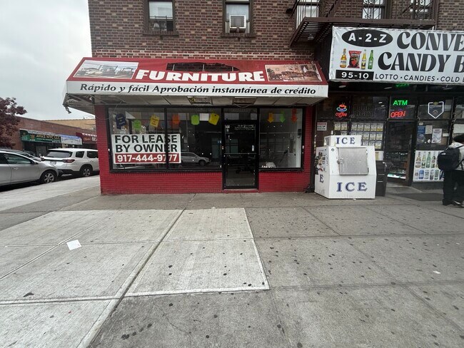 Plus de détails pour 9508 37th Ave, Jackson Heights, NY - Commerce de détail à louer