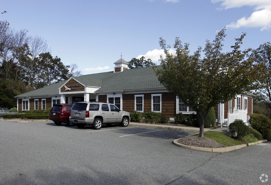 1370 S County Trl, East Greenwich, RI à louer - Photo principale - Image 1 de 2