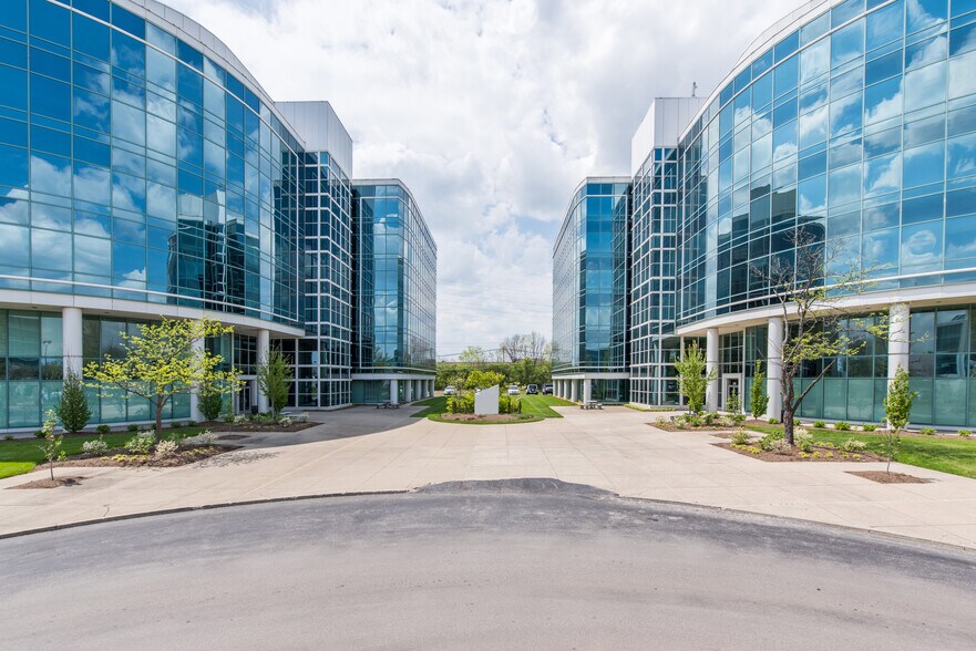 220 Lexington Green Cir, Lexington, KY à louer - Photo du bâtiment - Image 1 de 19