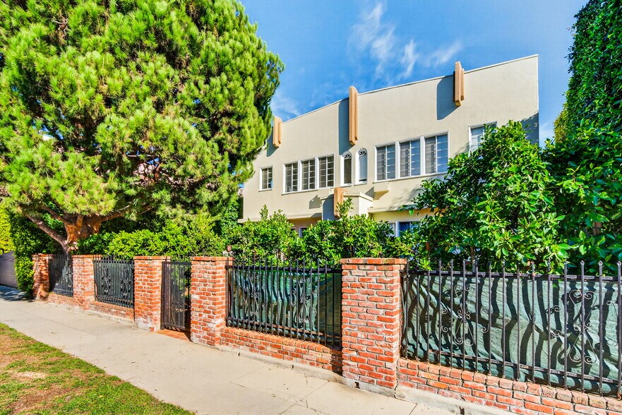 822 Hayworth Ave, Los Angeles, CA à vendre - Photo du bâtiment - Image 3 de 47
