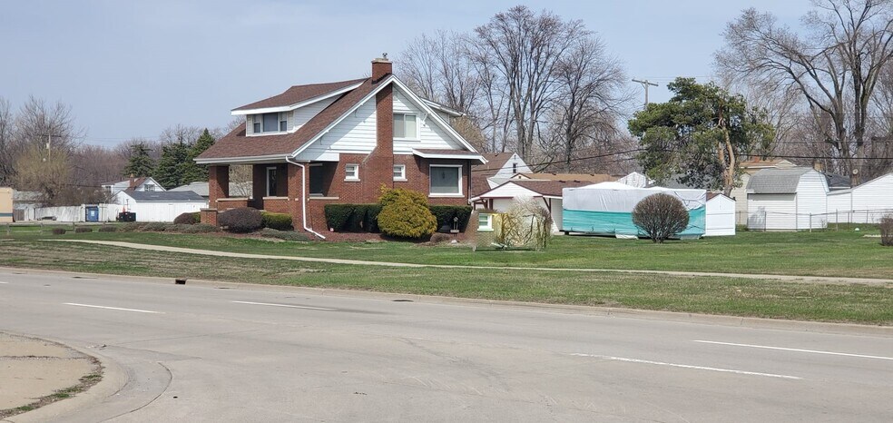 14447 Telegraph Rd, Taylor, MI for sale - Primary Photo - Image 1 of 5