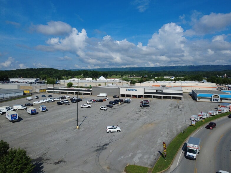 1966 Northpoint Blvd, Hixson, TN for sale - Building Photo - Image 2 of 4