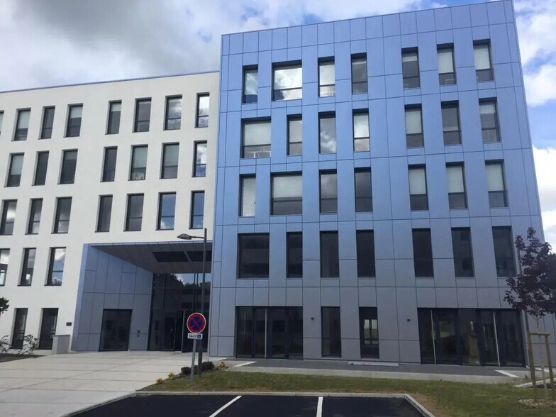 1 Avenue Emilie Du Châtelet, Nantes à louer - Photo du bâtiment - Image 2 de 5