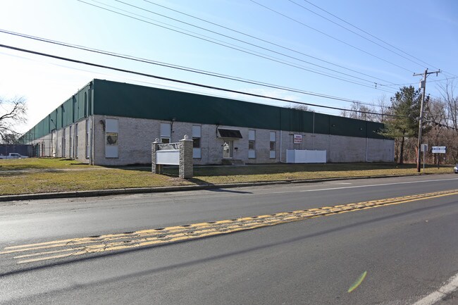 Plus de détails pour 3161 State Rd, Bensalem, PA - Industriel à louer