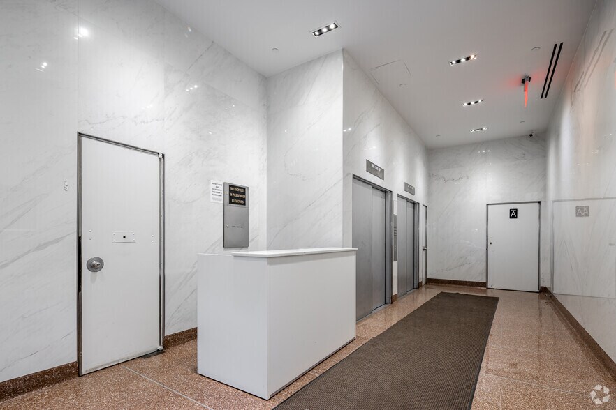 134 W 29th St, New York, NY à louer - Hall d’entrée - Image 3 de 6