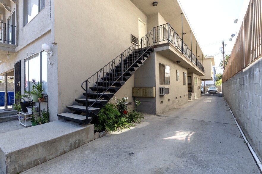 14758 Victory Blvd, Van Nuys, CA for sale - Building Photo - Image 3 of 14