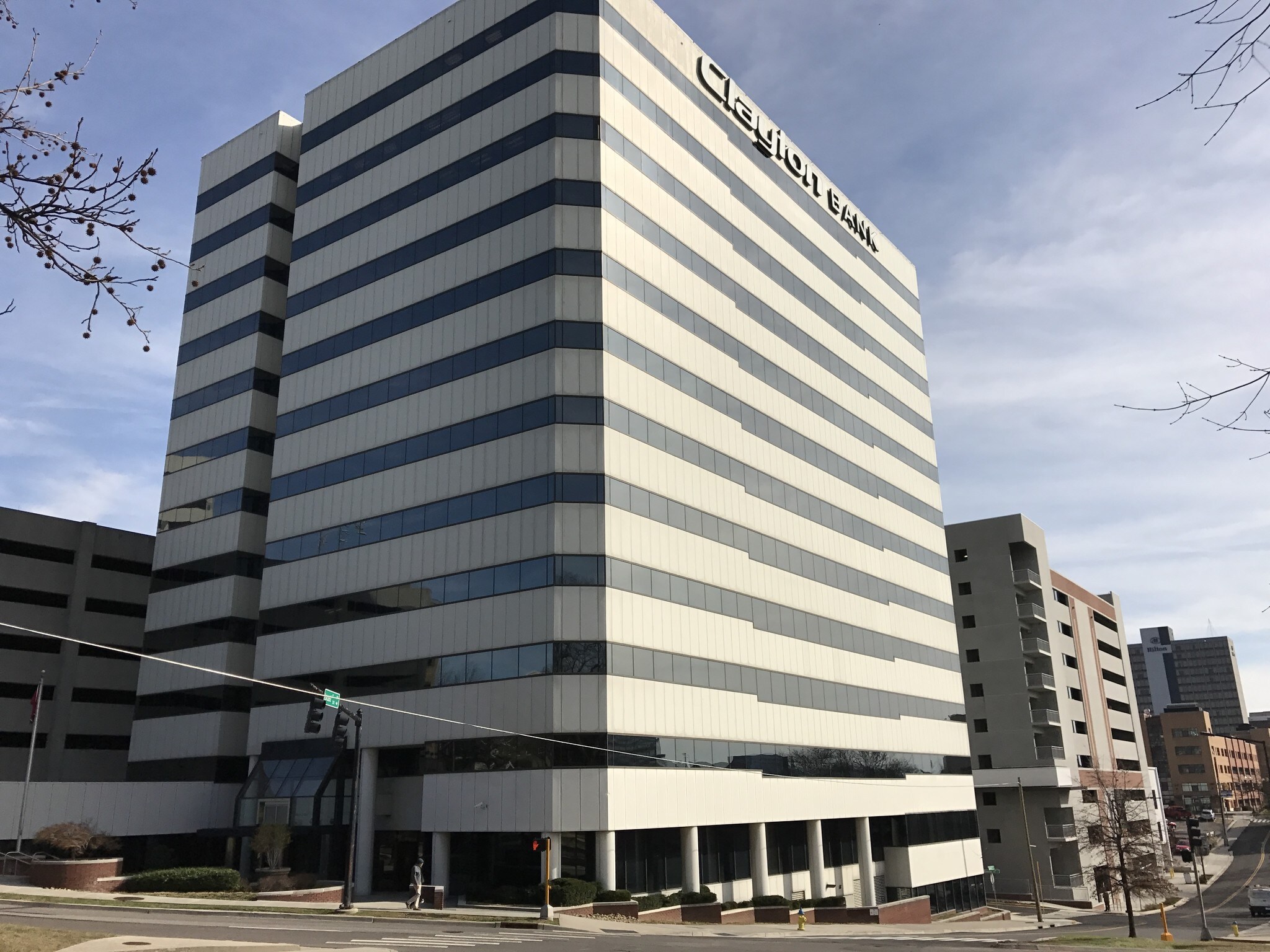 520 W Summit Hill Dr, Knoxville, TN à louer Photo principale- Image 1 de 14