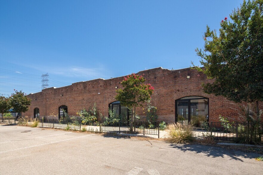 2145-2159 Sacramento St, Los Angeles, CA à vendre - Photo du bâtiment - Image 3 de 3