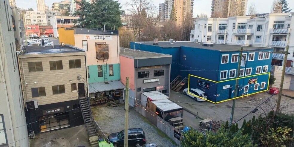 127 1st St E, North Vancouver, BC à louer - Photo du bâtiment - Image 1 de 4