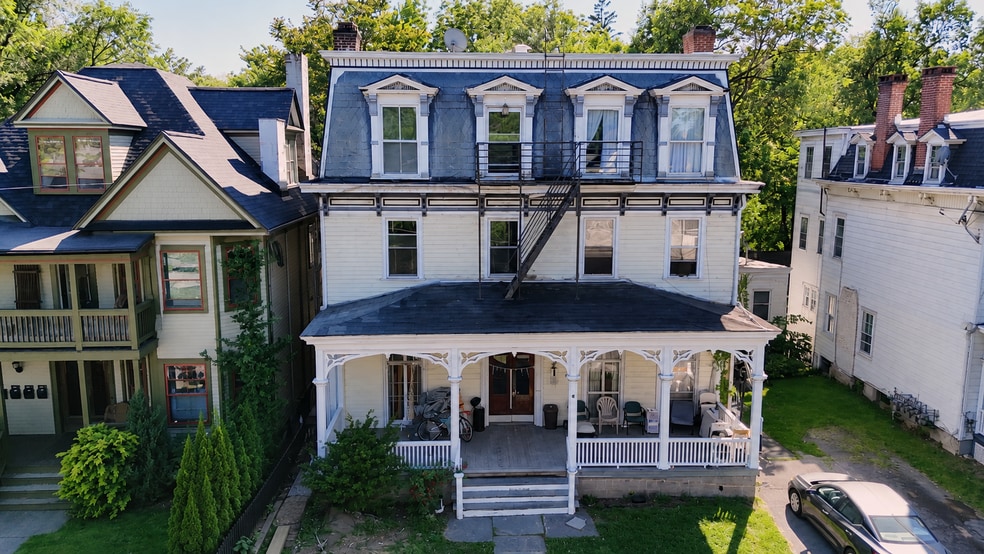 31 Green St, Kingston, NY à vendre - Photo du bâtiment - Image 1 de 10
