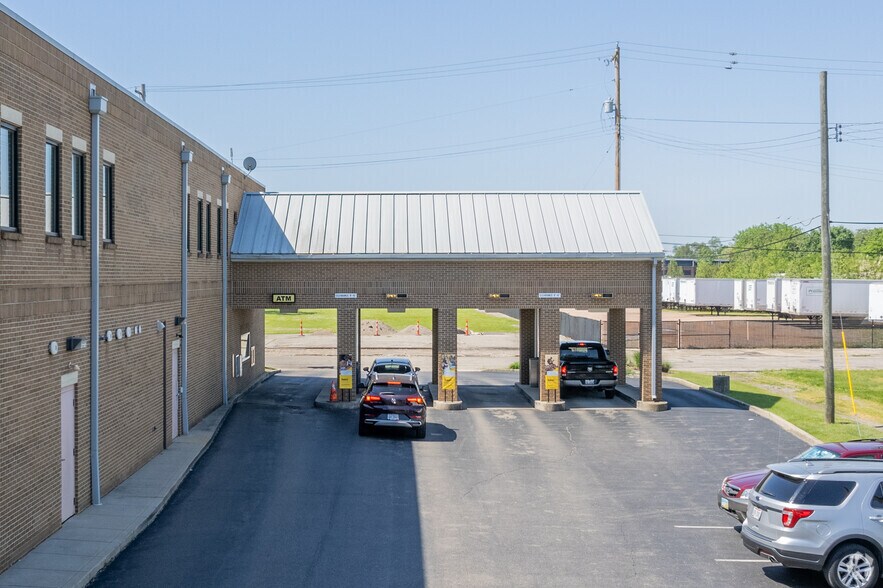 300 N Main St, Middletown, OH à louer - Photo du bâtiment - Image 3 de 4