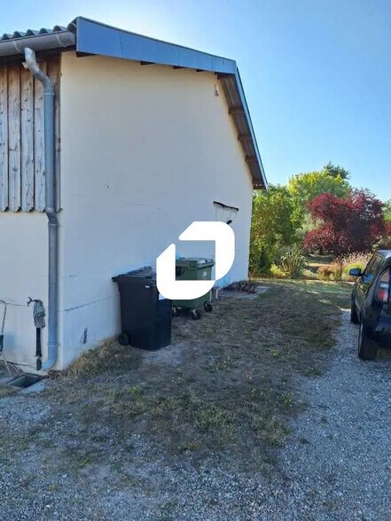 Flex dans Sainte-Eulalie à louer - Photo du bâtiment - Image 3 de 6