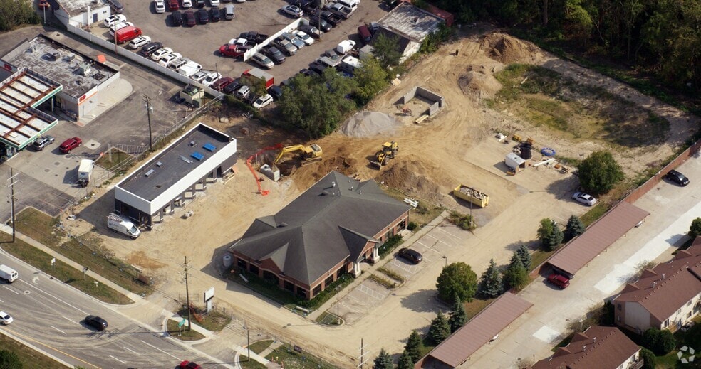 24276 Hall Rd, Clinton Township, MI for sale - Primary Photo - Image 1 of 1