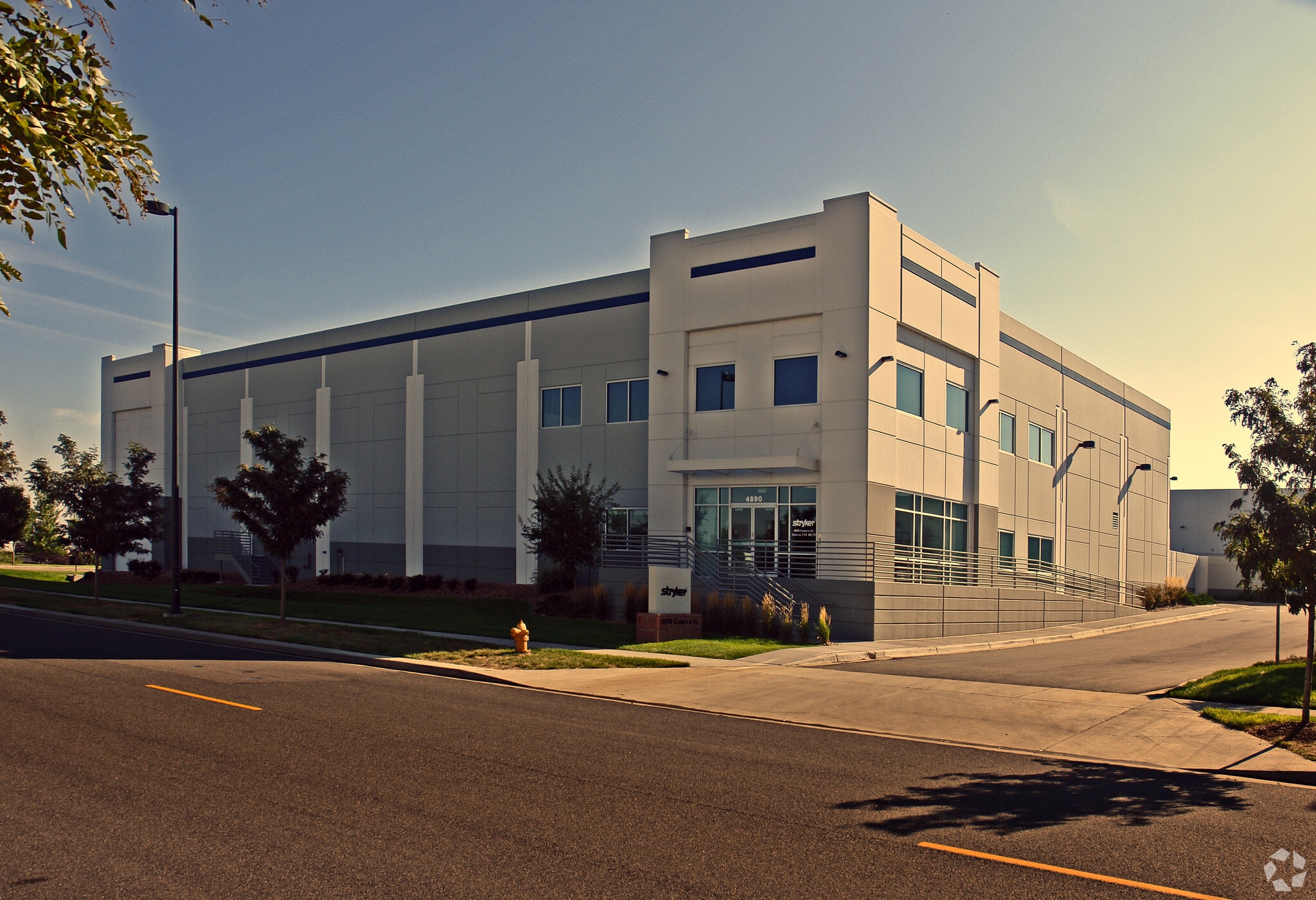 4890 Geneva St, Denver, CO for lease Building Photo- Image 1 of 5