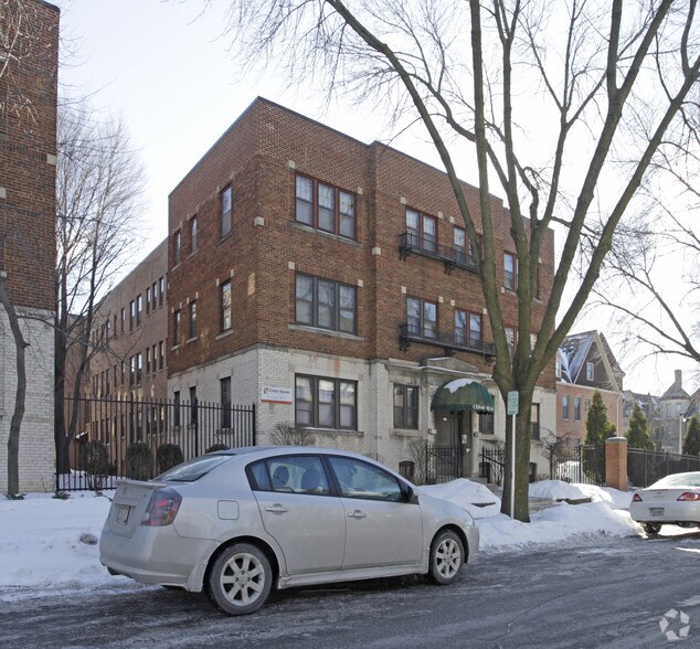 920 N 15th St, Milwaukee, WI à vendre - Photo du bâtiment - Image 2 de 2