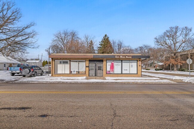 Plus de détails pour 1104 W Glen Flora Ave, Waukegan, IL - Commerce de détail à vendre