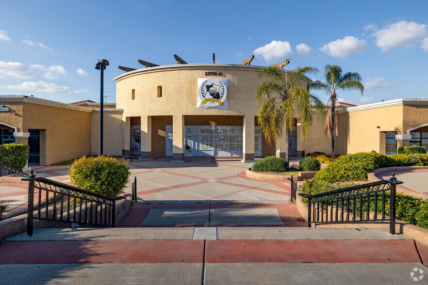 23750 Alessandro Blvd, Moreno Valley, CA à vendre - Photo du bâtiment - Image 3 de 8