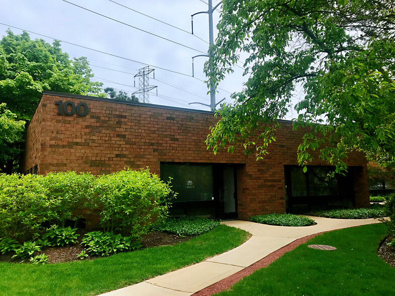 450 Skokie Blvd, Northbrook, IL for sale - Building Photo - Image 1 of 1