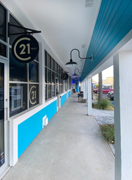 14995 Gulf Blvd, Madeira Beach, FL à louer - Photo du bâtiment - Image 3 de 8