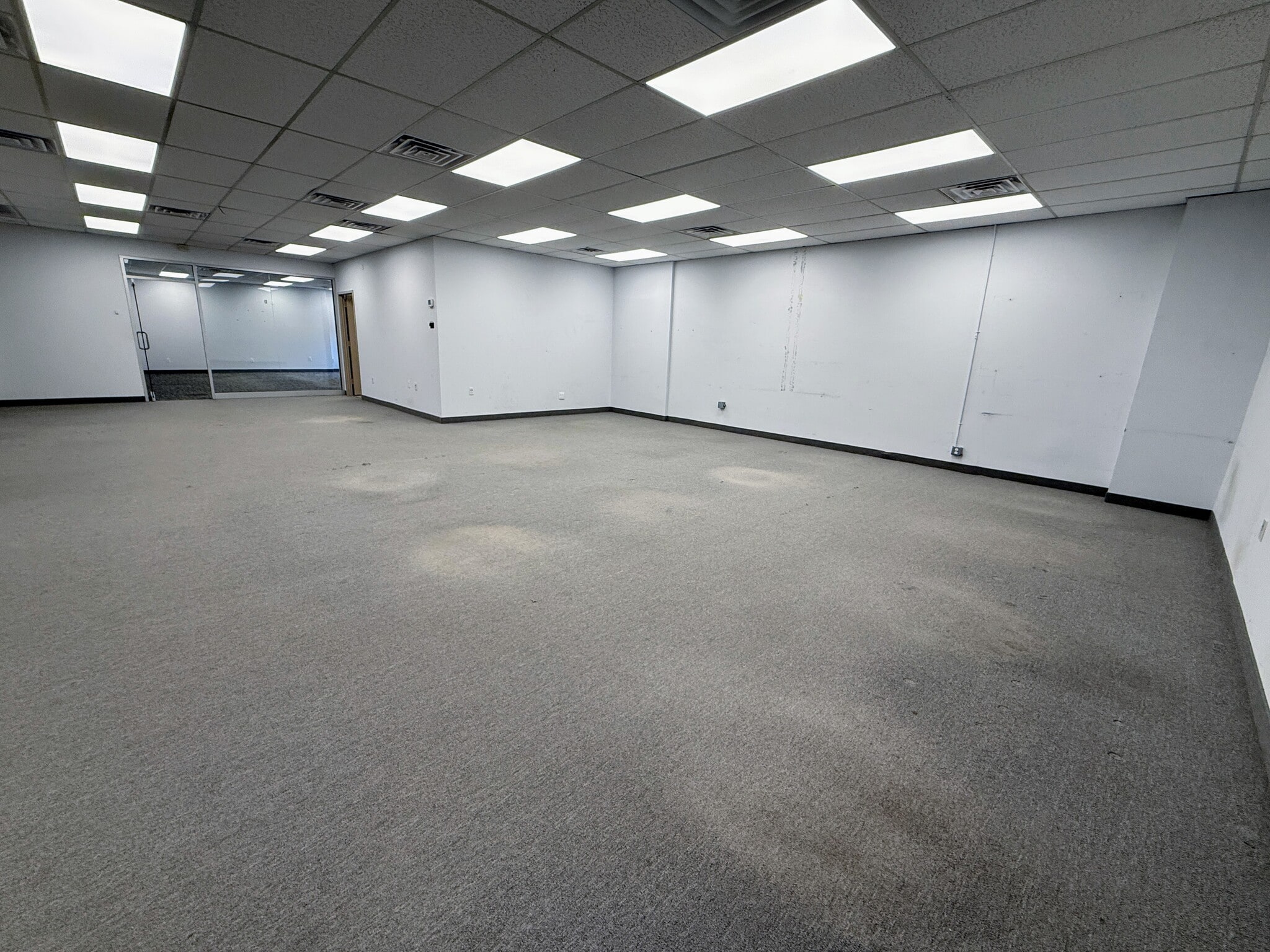 190-210 Sylvan Ave, Englewood Cliffs, NJ for lease Interior Photo- Image 1 of 8
