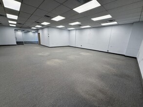 190-210 Sylvan Ave, Englewood Cliffs, NJ for lease Interior Photo- Image 1 of 8