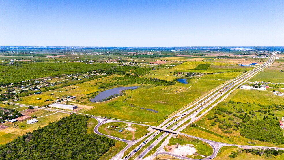 7870 W Interstate 10, Seguin, TX à vendre - Aérien - Image 2 de 16