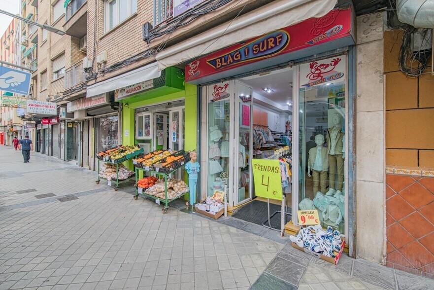 Commerce de détail dans Granada, Granada à vendre - Photo du bâtiment - Image 1 de 8