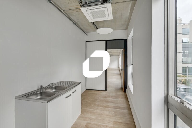 Office in Saint-Ouen-sur-Seine for lease - Interior Photo - Image 3 of 14