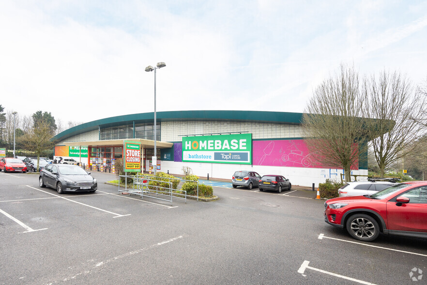 Winchester Rd, Basingstoke for sale - Primary Photo - Image 1 of 1