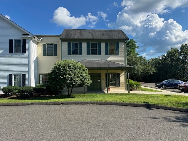 828 Federal Rd, Brookfield, CT à louer - Photo du bâtiment - Image 3 de 22