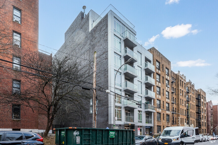 144-38 35th Ave, Flushing, NY for sale - Primary Photo - Image 1 of 23