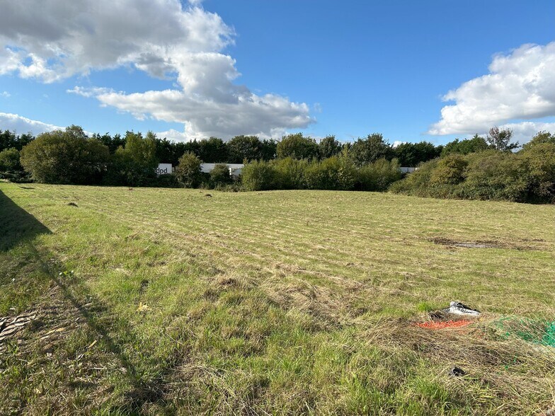 Woden Rd W, Wednesbury à louer - Photo du bâtiment - Image 1 de 3